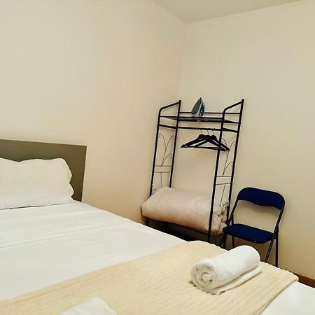 Pisos Familiares Barajas Apartment Madrid Luaran gambar
